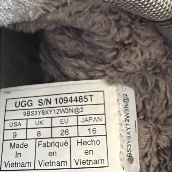 Toddler Unisex UGG Waterproof Winter Boots - Picture 5 of 9